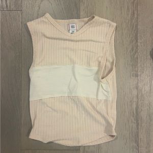 urban outfitters tank size small